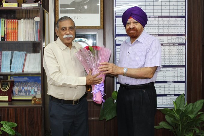 Mr. Babu Daniel, Principal Advisor – Management Committee, PIMS, called-on Prof. Gurmeet Singh, Vice-Chancellor of Pondicherry University, at his office on 09.10.2021, as courtesy visit.