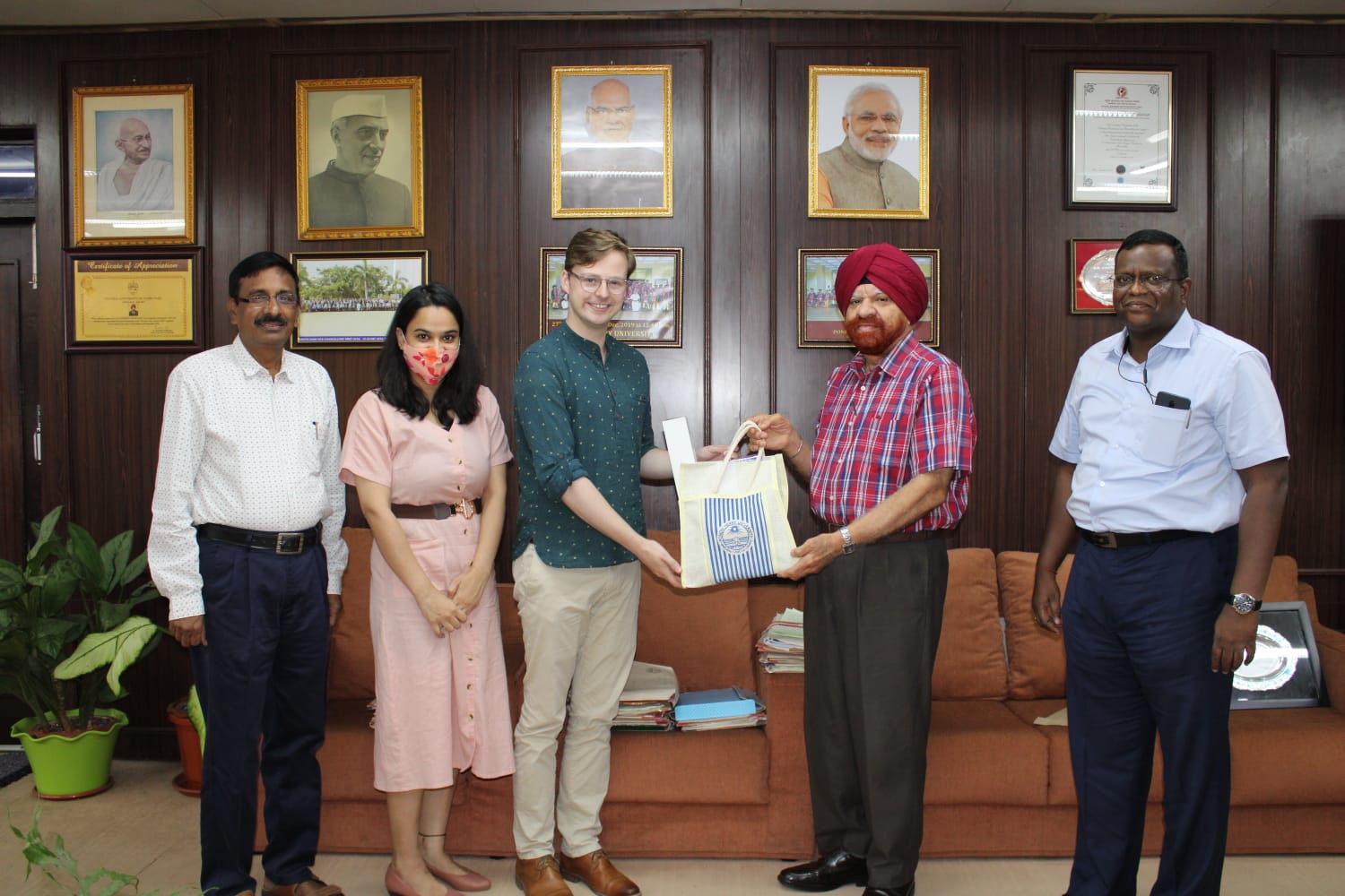 A brief discussion with Mr. Samuel Meyer, Vice-Consul (Education), Australian Consulate in Chennai on 15.02.2022, regarding future Academic collaboration with Universities in Australia.