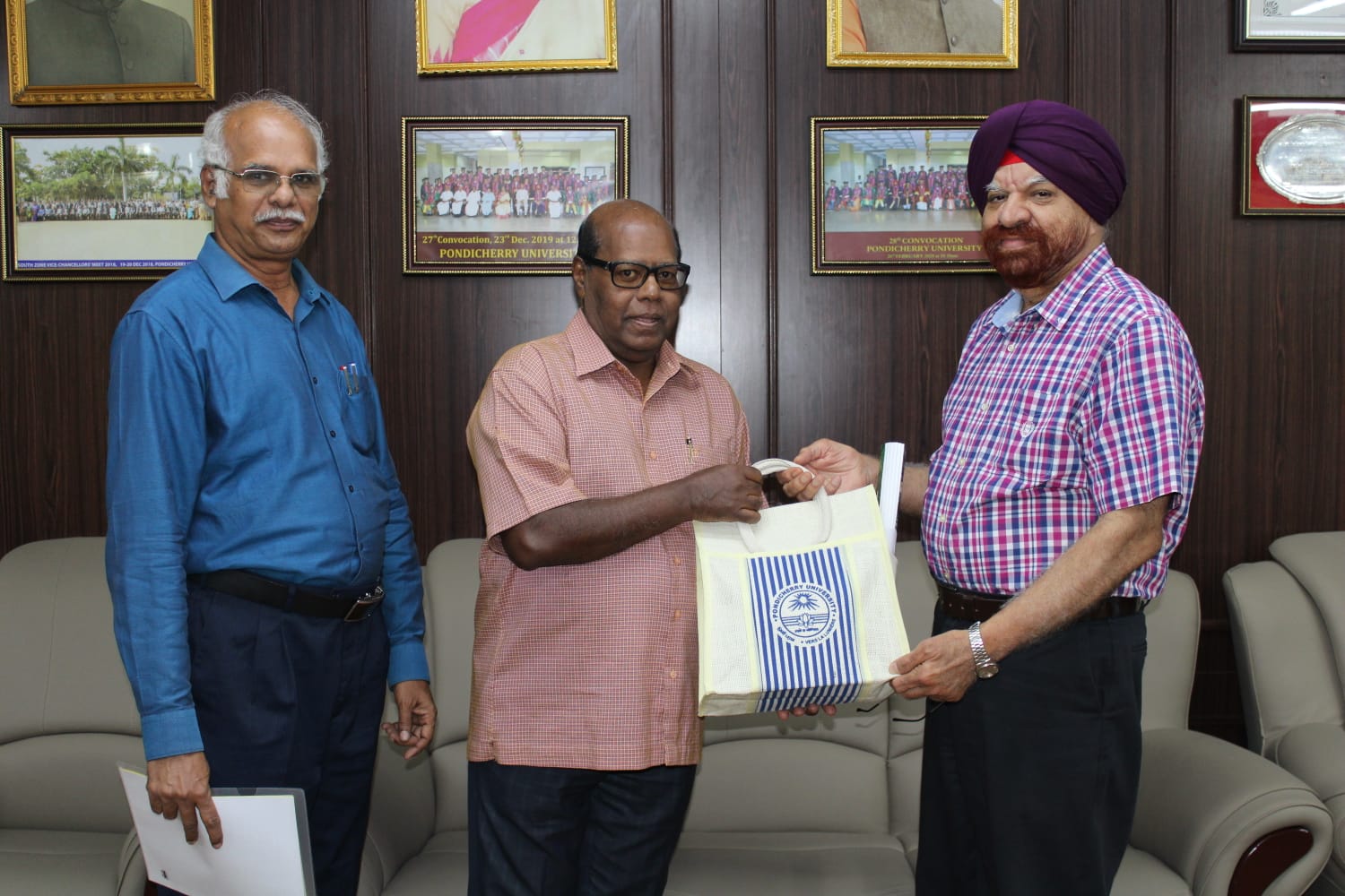 Shri Krish Ponnusamy , Former Chief Executive Officer, Govt of Mauritius visited our university and met our Vice-Chancellor Prof. Gurmeet Singh on 23.1.2023.