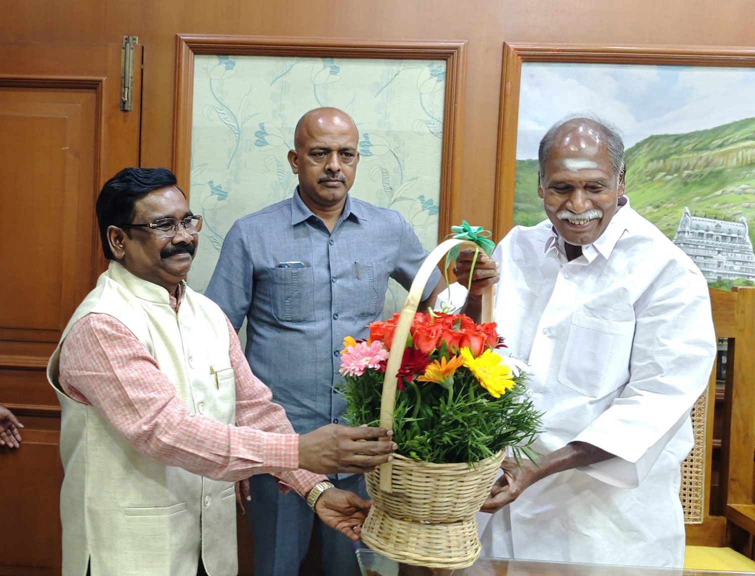 Hon’ble Vice-Chancellor Prof. P. Prakash Babu made a courtesy call on Hon’ble Chief Minister of Puducherry Shri N. Rangasamy at the Legislative Assembly after assumed charge as the Vice-Chancellor of Pondicherry University, Puducherry.