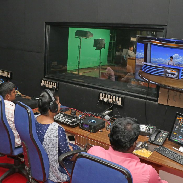 EMRC-Gallery-Indoor2
